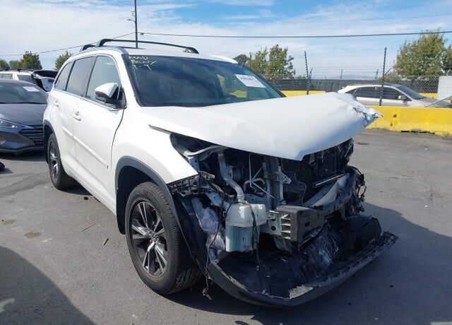 2016 TOYOTA Highlander