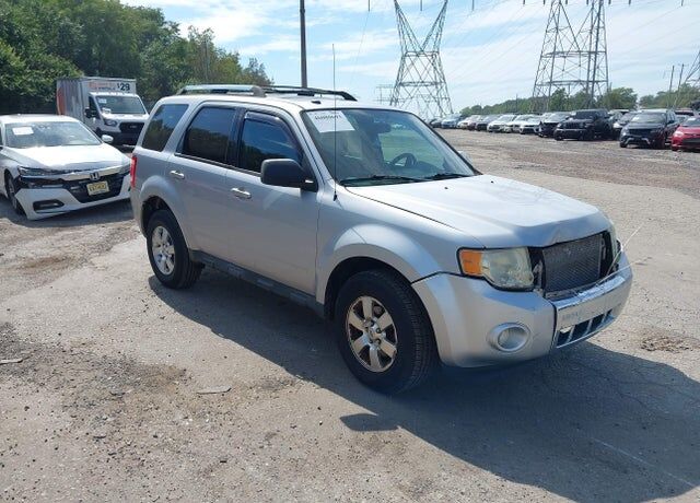 2011 FORD Escape
