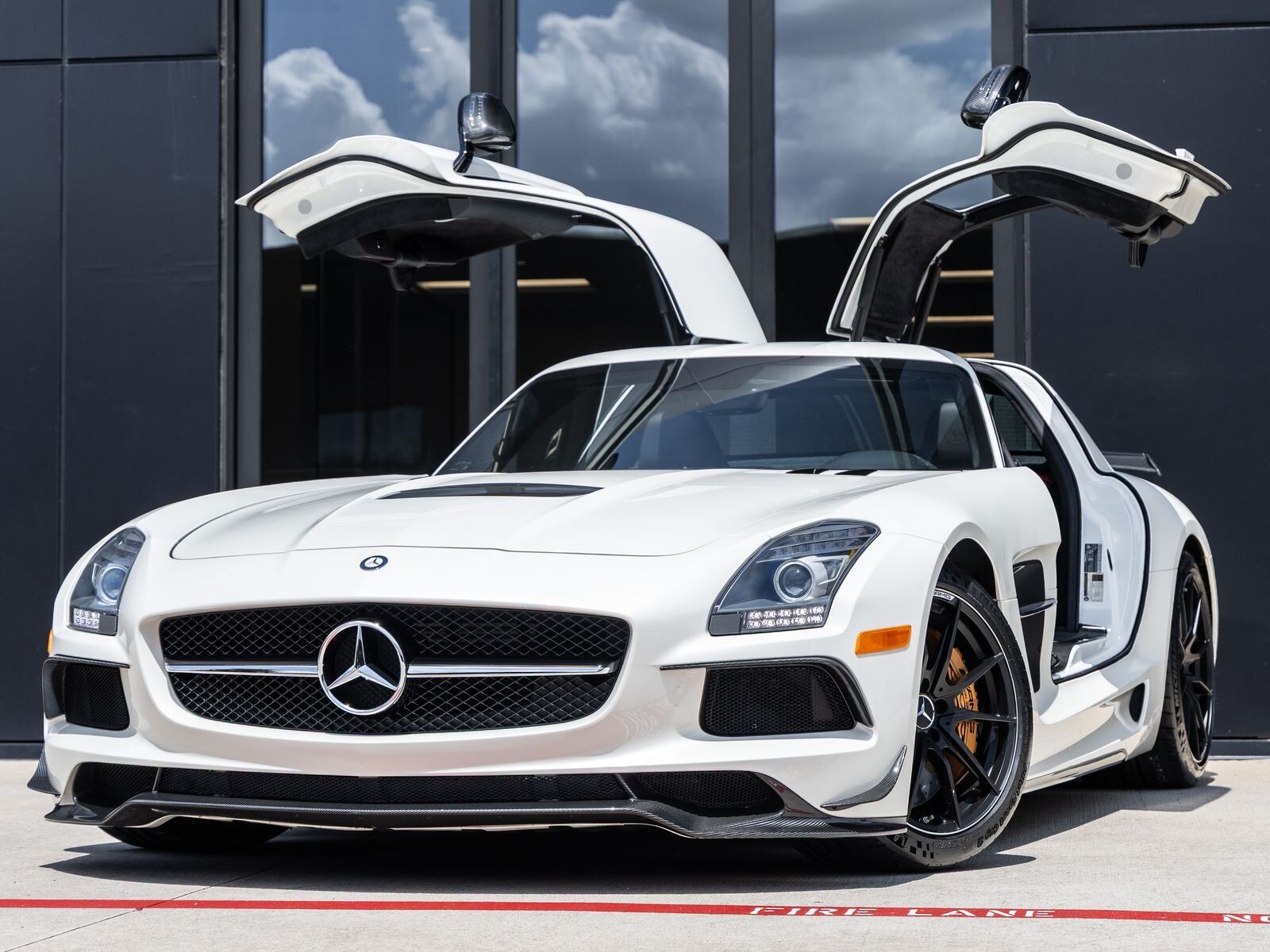 2014 Mercedes-Benz SLS-Class