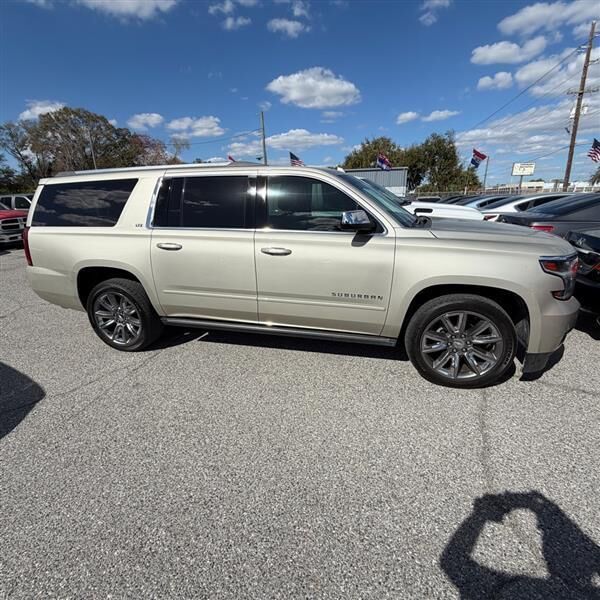 2016 CHEVROLET Suburban