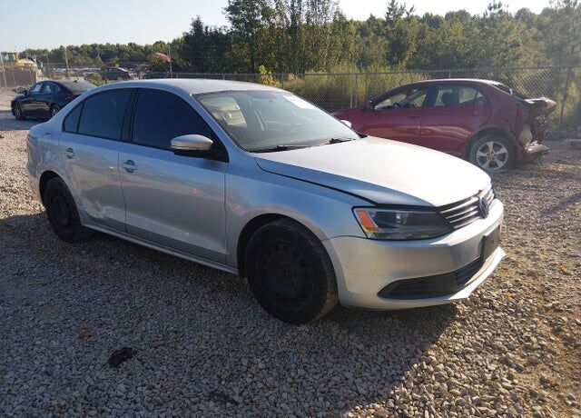 2011 VOLKSWAGEN Jetta