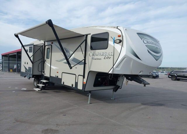 2019 FOREST RIVER Chaparral Lite