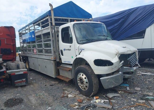 2015 FREIGHTLINER M2