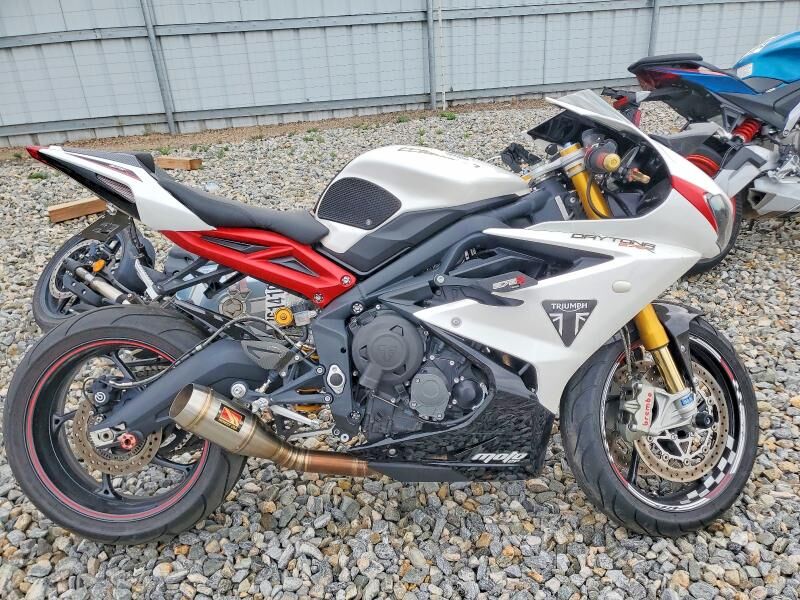 2017 TRIUMPH Daytona