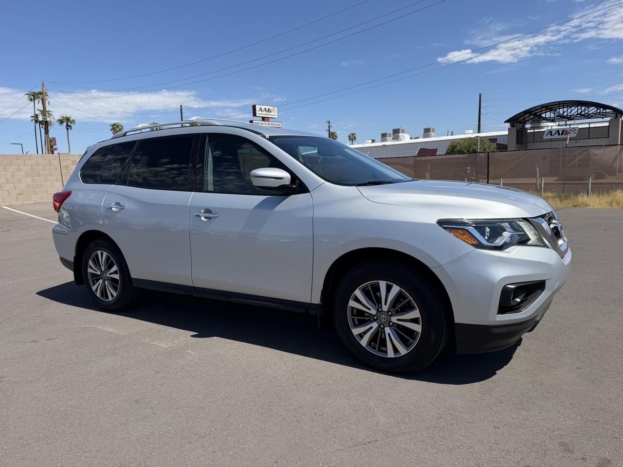 2017 NISSAN Pathfinder