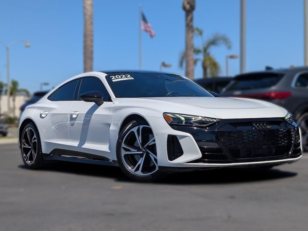 2022 AUDI e-tron