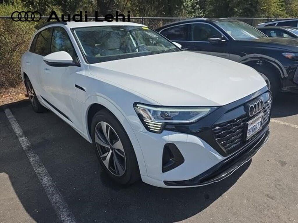 2024 AUDI Q8