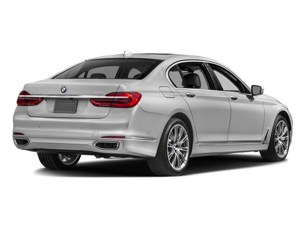 2017 BMW 740i