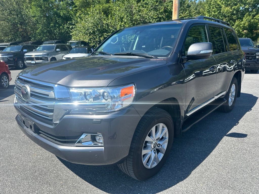 2018 TOYOTA Land Cruiser