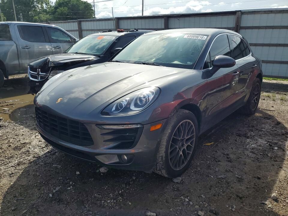 2018 PORSCHE Macan