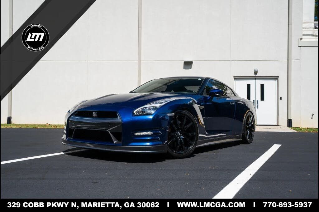 2013 NISSAN GT-R
