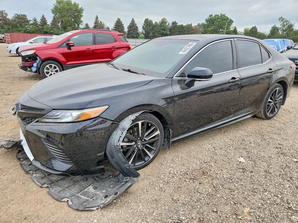 2018 TOYOTA Camry