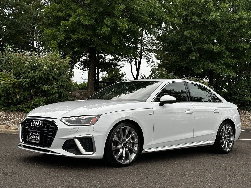 2022 AUDI A4