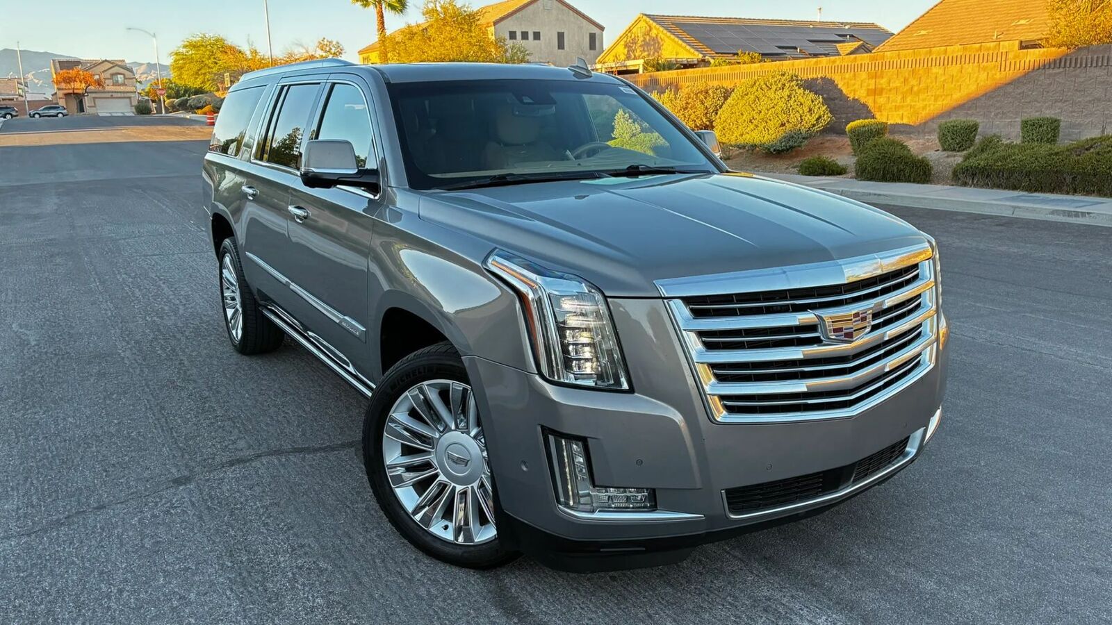 2018 CADILLAC Escalade ESV