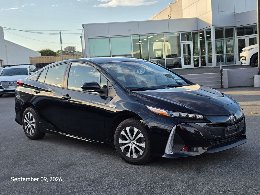 2022 TOYOTA Prius