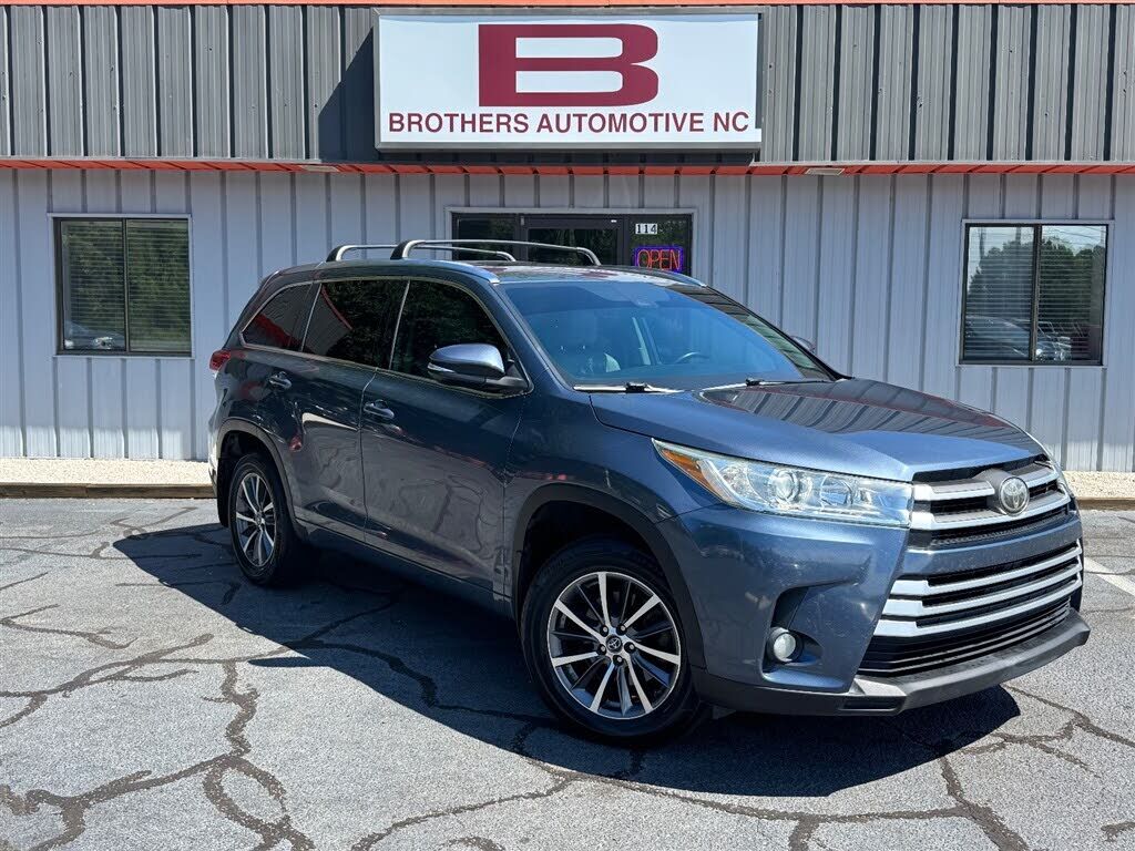 2018 TOYOTA Highlander