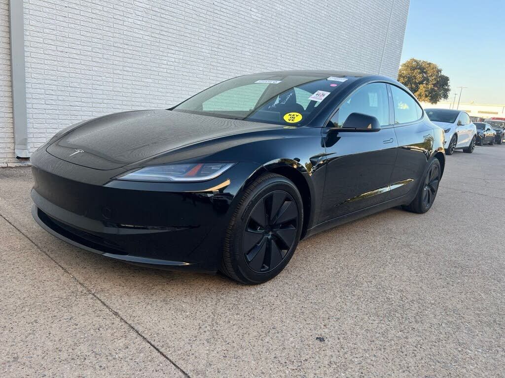 2025 TESLA Model 3