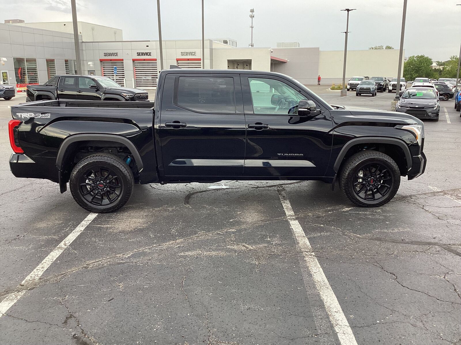 2024 TOYOTA Tundra