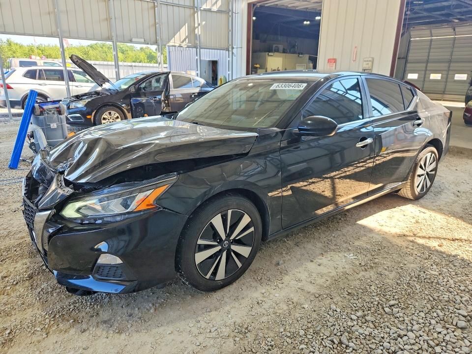 2022 NISSAN Altima