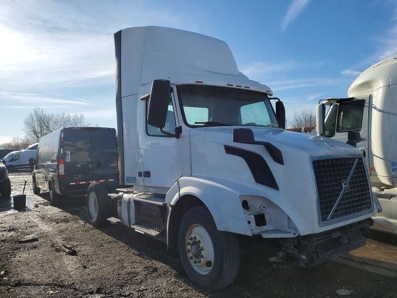 2017 VOLVO TRUCK VNL