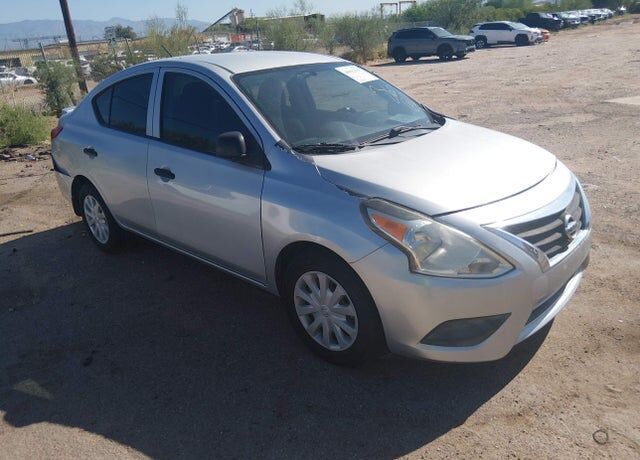 2015 NISSAN Versa