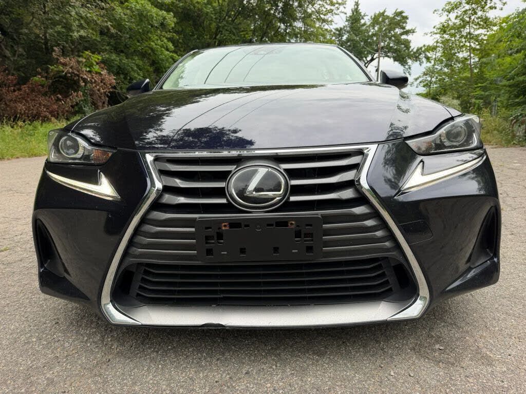 2017 Lexus IS