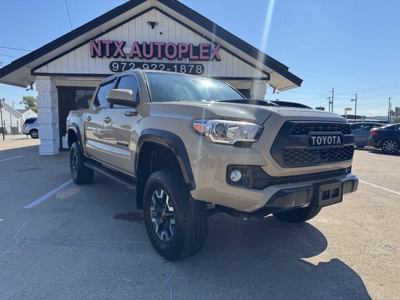 2017 TOYOTA Tacoma