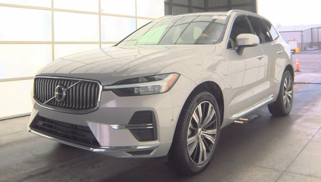 2023 VOLVO XC60