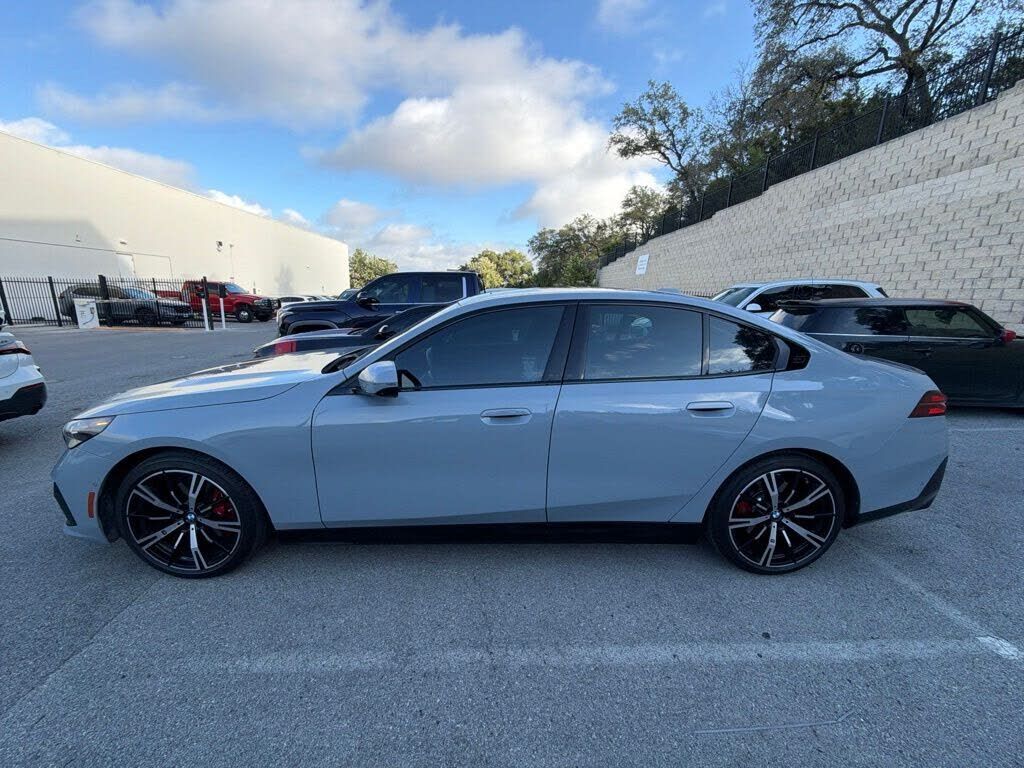 2024 BMW 530i