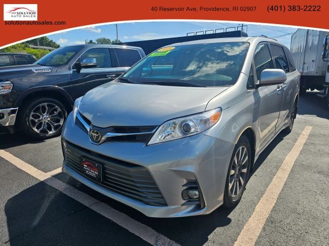 2018 TOYOTA Sienna