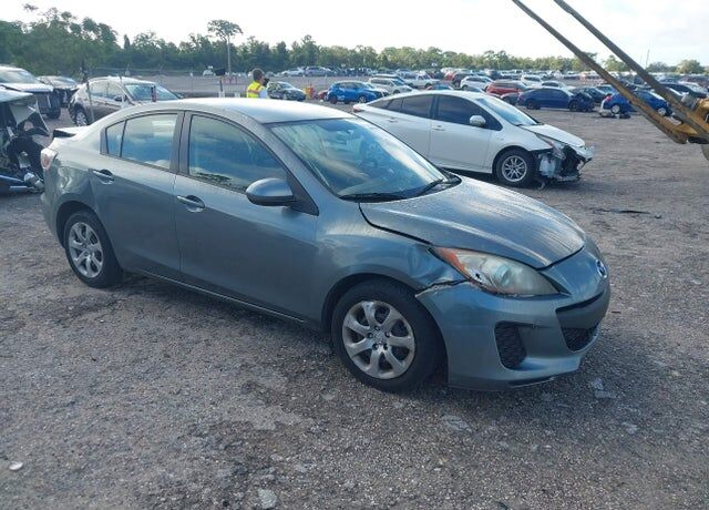 2013 MAZDA Mazda3