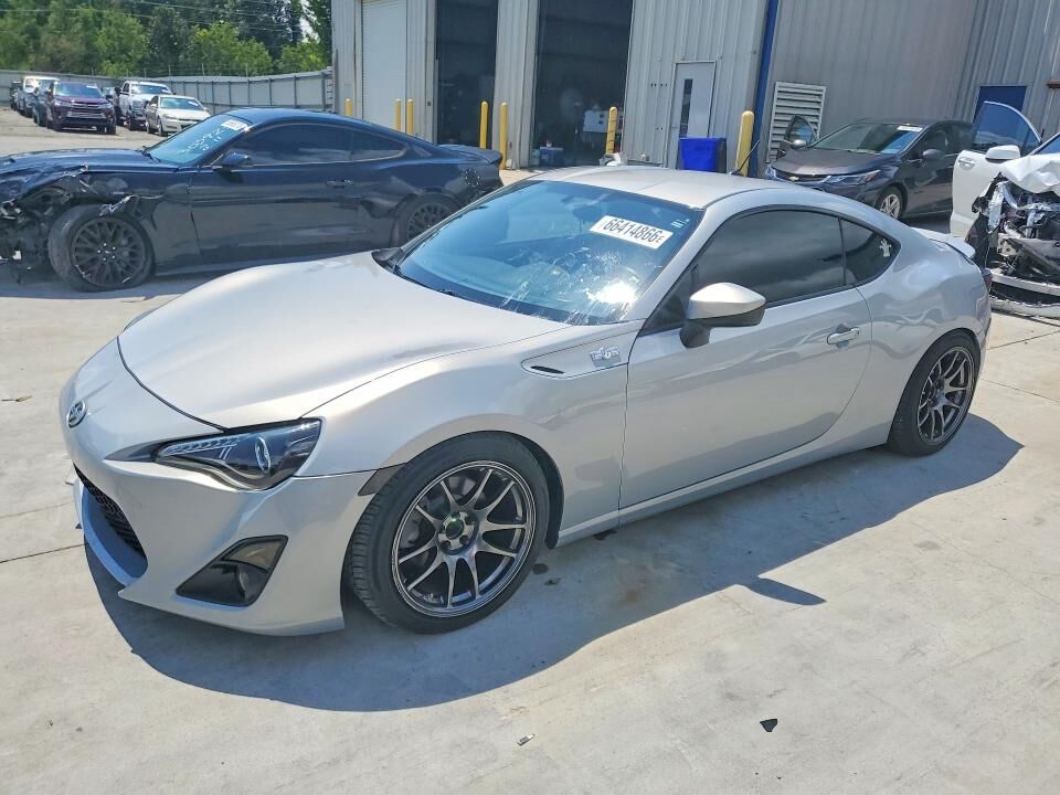 2013 TOYOTA Scion