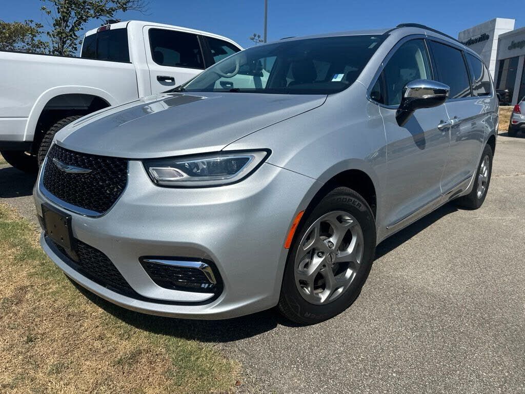 2023 CHRYSLER Pacifica