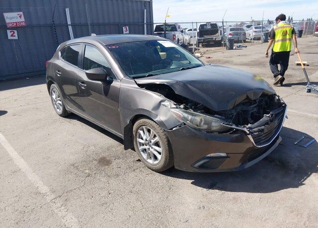 2014 MAZDA Mazda3