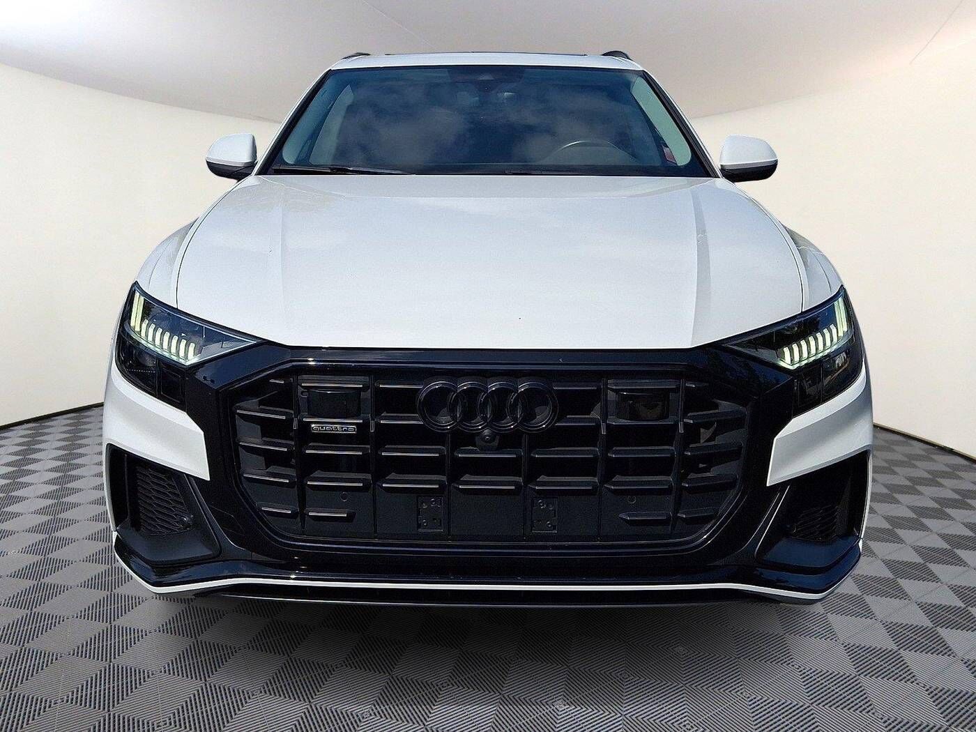 2023 Audi Q8