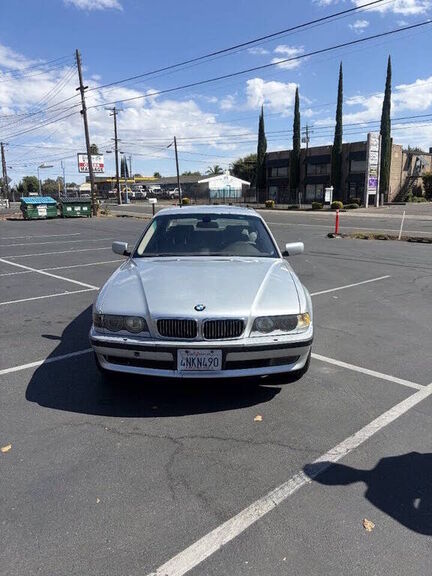 2001 BMW 740i