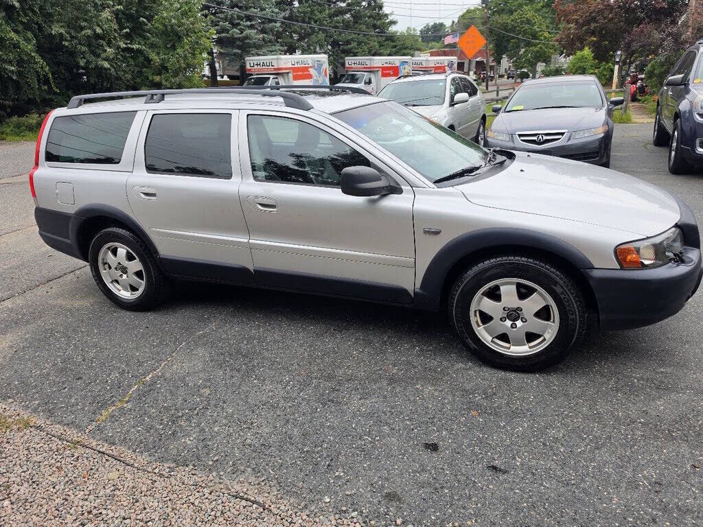 2004 VOLVO XC70