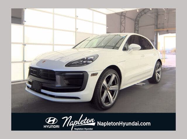 2023 PORSCHE Macan