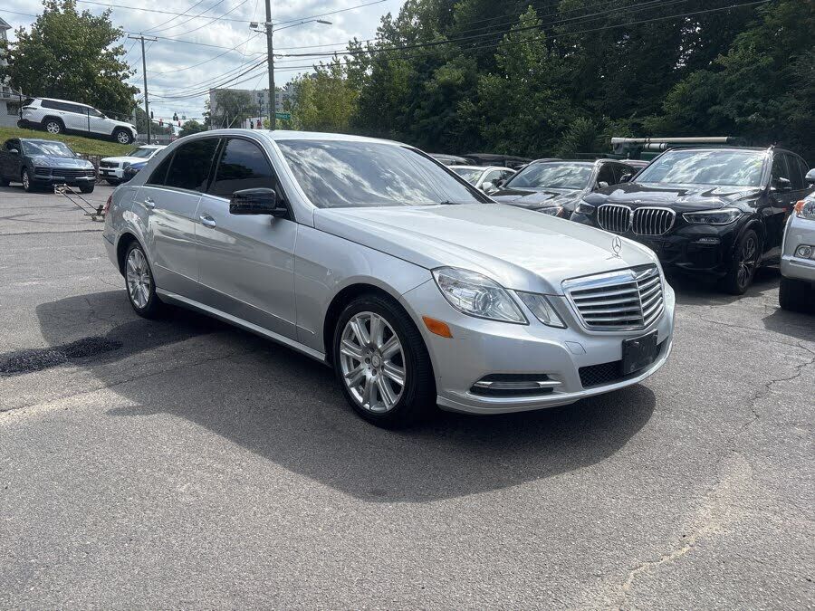 2013 MERCEDES-BENZ E-Class