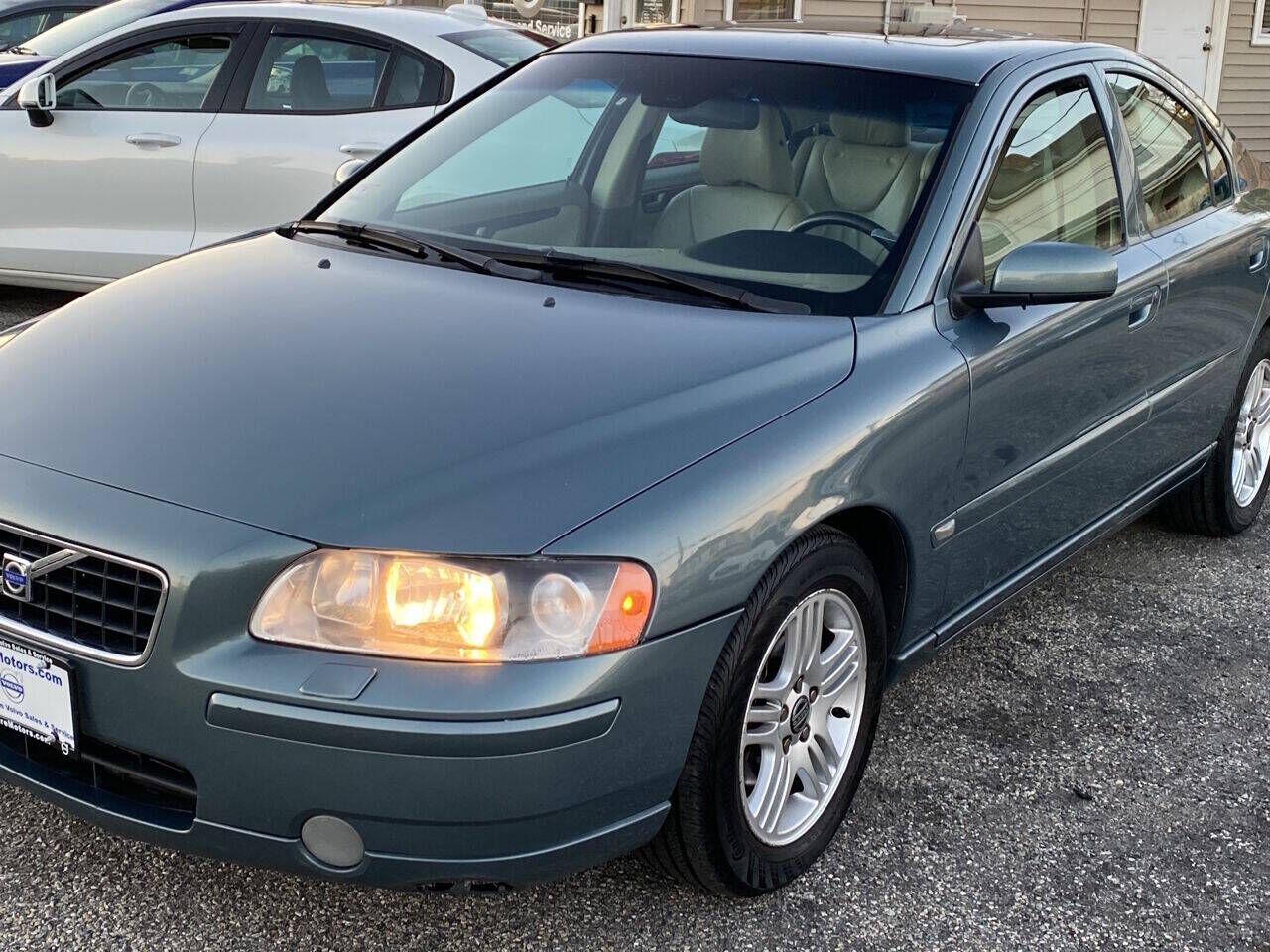 2005 VOLVO S60
