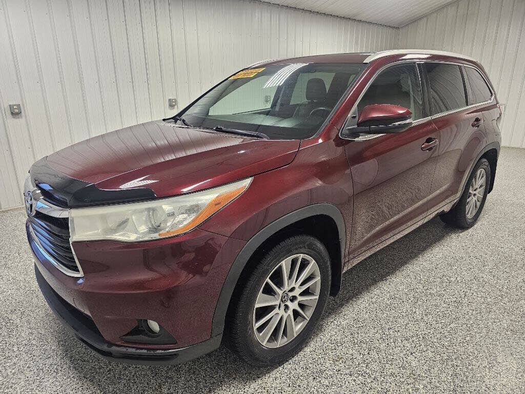 2016 TOYOTA Highlander