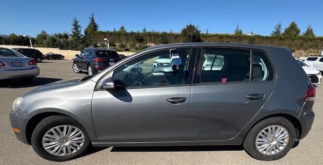 2011 VOLKSWAGEN Golf