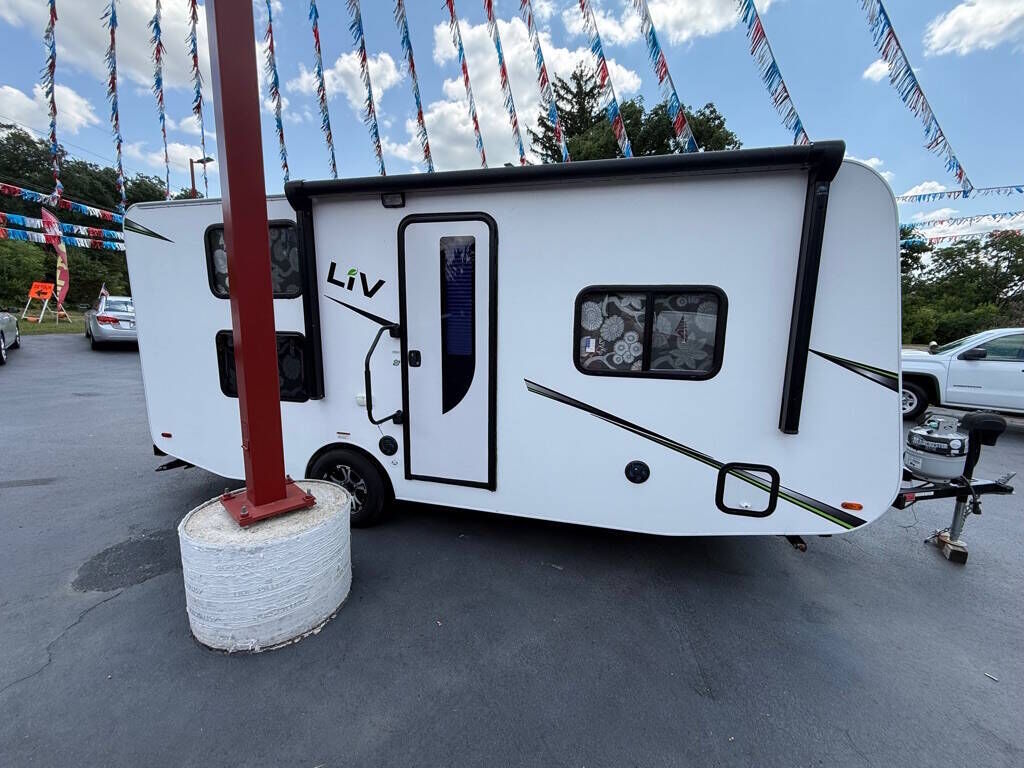 2023 INTERNATIONAL RV MANUFACTURING LLC LIV BH