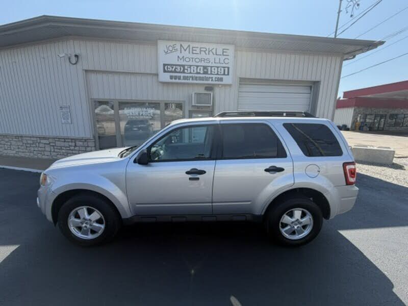 2011 FORD Escape