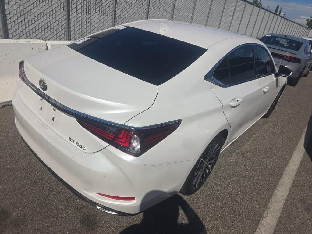 2024 Lexus ES