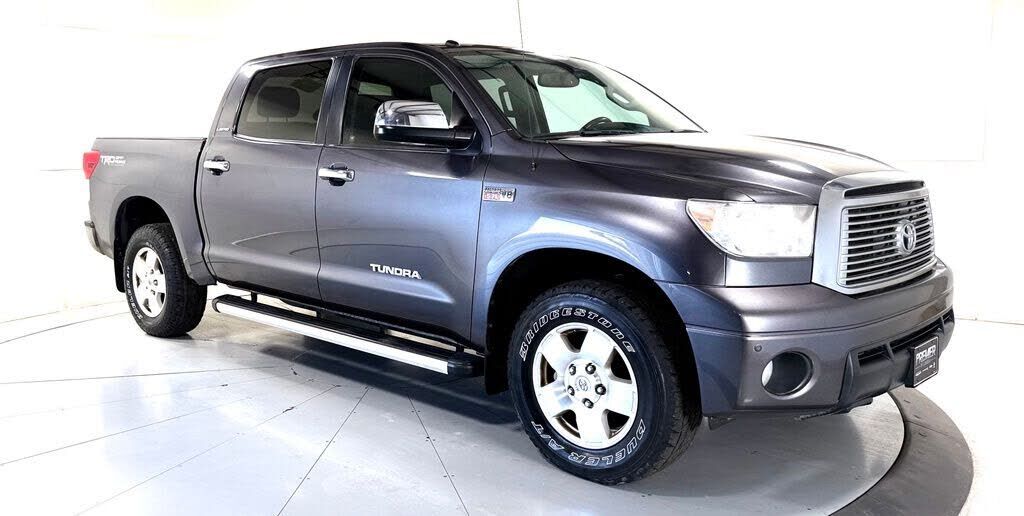 2011 TOYOTA Tundra