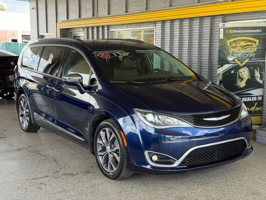 2017 CHRYSLER Pacifica