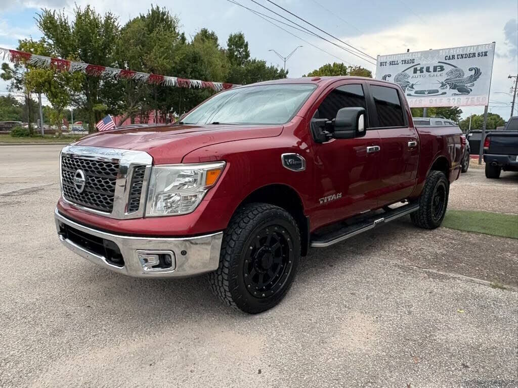 2017 NISSAN Titan