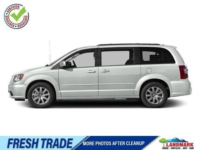 2016 CHRYSLER Town and Country