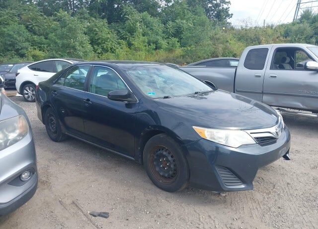 2013 TOYOTA Camry